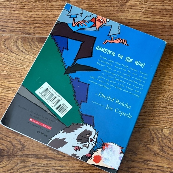 Freddy in Peril paperback book - Picture 3 of 3